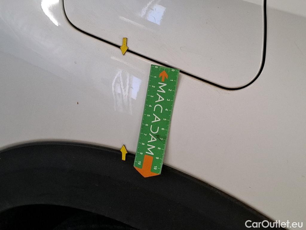  Peugeot  3008 PEUGEOT  / 2020 / 5P / SUV 1.6 HYBRID 225 E-EAT8 Active Pack #3