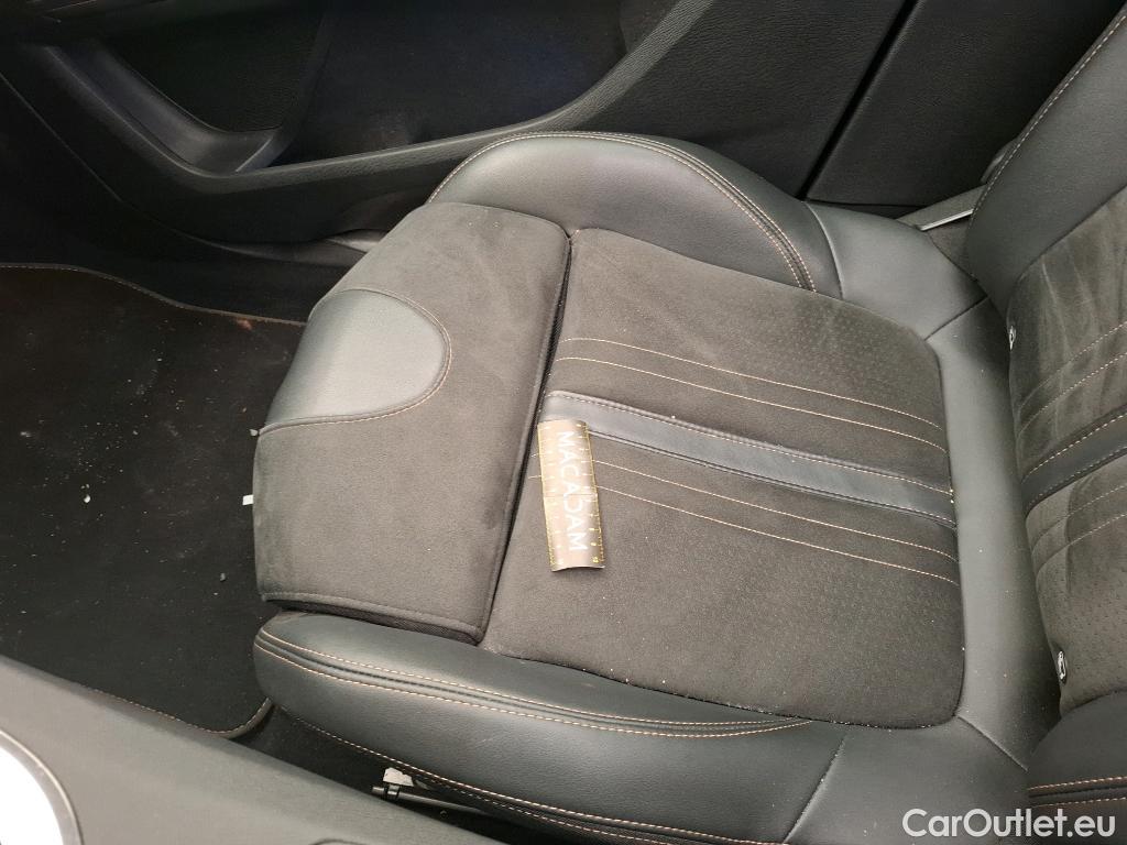  Peugeot  3008 PEUGEOT  / 2020 / 5P / SUV PureTech 130 SS EAT8 GT / GARANTIE STELLANTIS 10 ANS VOIR PHOTO 2 #61