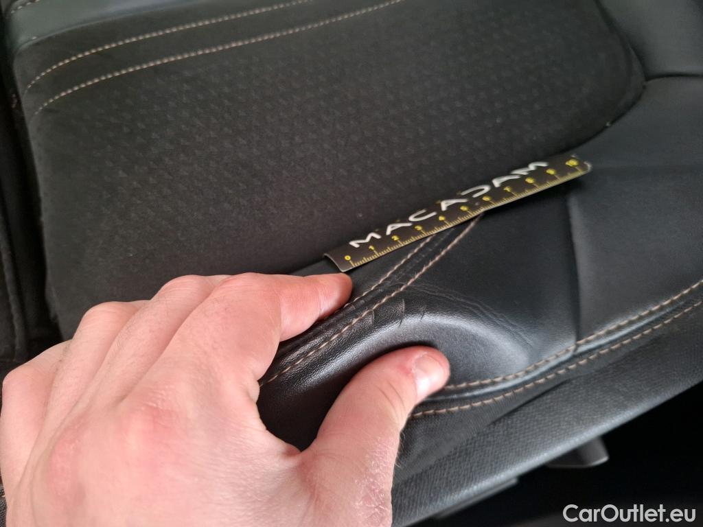  Peugeot  3008 PEUGEOT  / 2020 / 5P / SUV PureTech 130 SS EAT8 GT / GARANTIE STELLANTIS 10 ANS VOIR PHOTO 2 #18