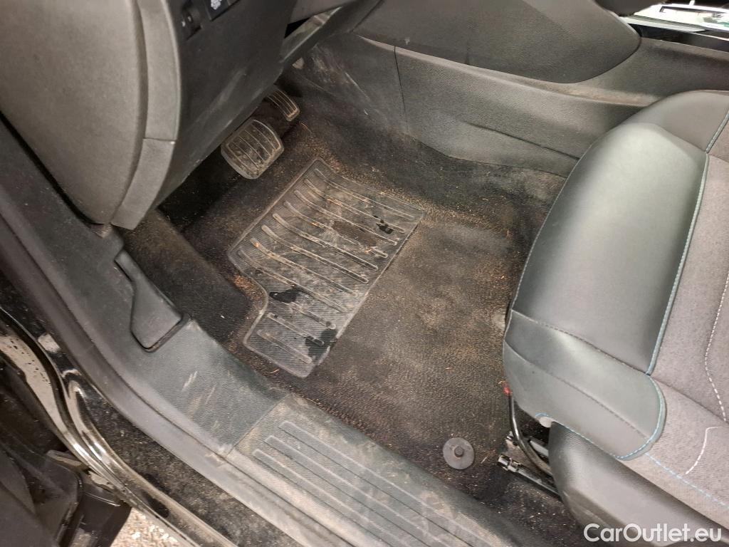  Citroen  C4 CITROEN  X / 2022 / 4P / Berline PureTech 130 SS EAT8 Feel Pack / GARANTIE STELLANTIS 10 ANS VOIR PHOTO 2 #37