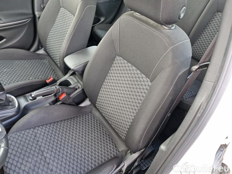  Opel  Astra  K Sports Tourer (2015) ST 1.5CDTi 77 Edition 5d #10