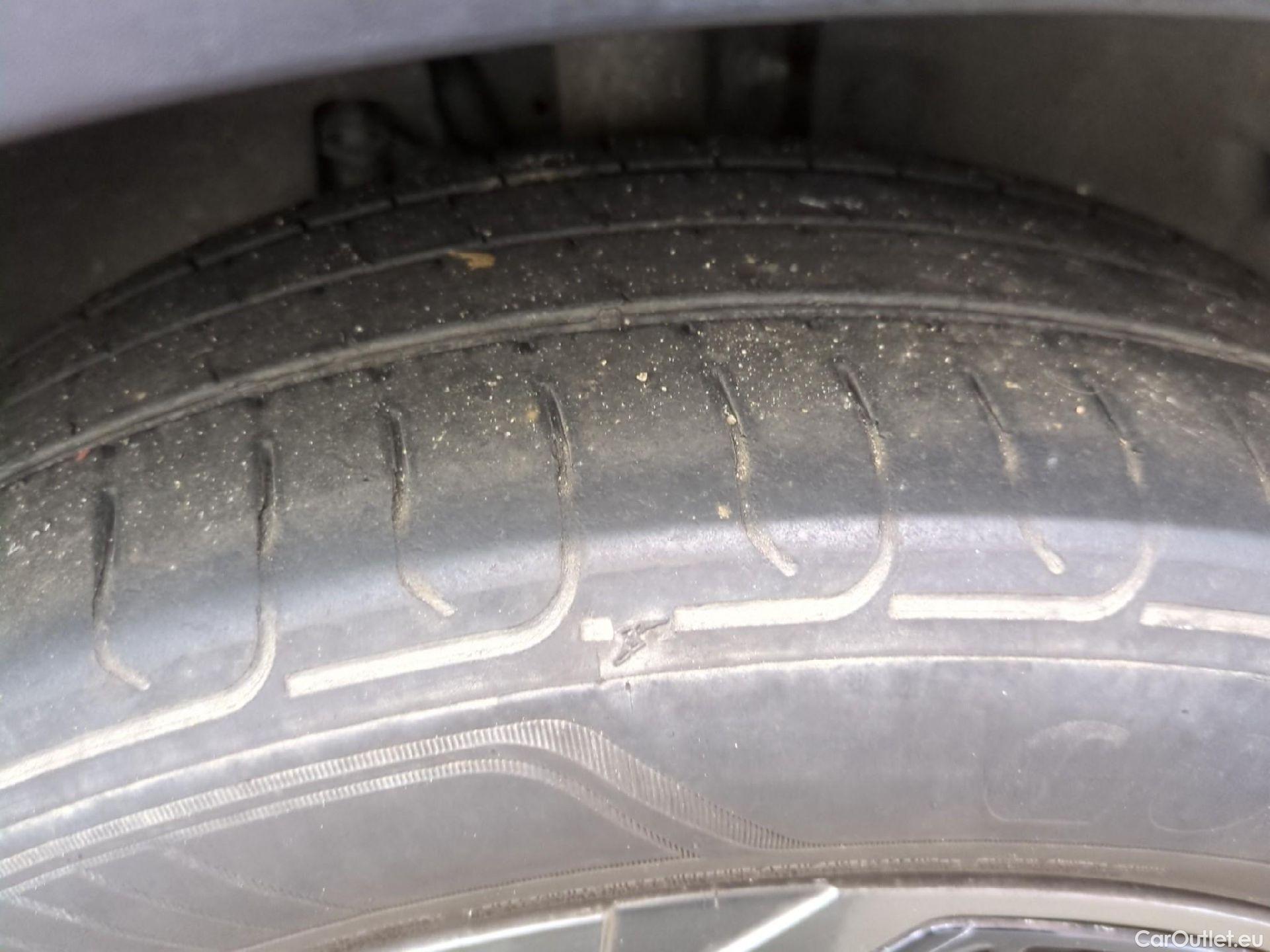 Citroen  C4 CITROEN  X / 2022 / 4P / Berline PureTech 130 SS EAT8 Feel Pack / GARANTIE STELLANTIS 10 ANS VOIR PHOTO 2 #3