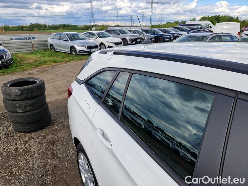  Opel  Astra  K Sports Tourer (2015) ST 1.5CDTi 77 Edition 5d #35