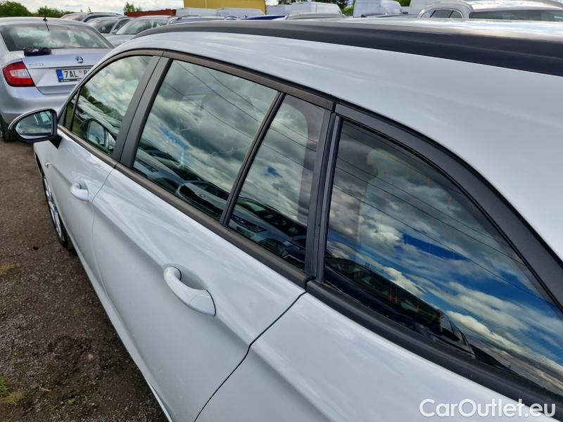  Opel  Astra  K Sports Tourer (2015) ST 1.5CDTi 77 Edition 5d #27