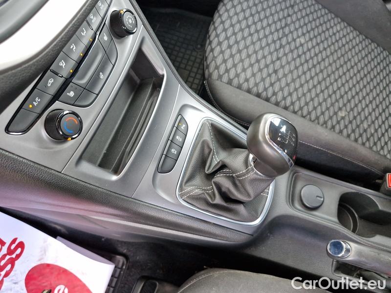  Opel  Astra  K Sports Tourer (2015) ST 1.5CDTi 77 Edition 5d #12