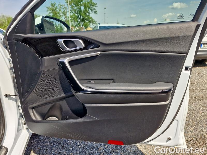  KIA  Cee'd Ceed  (CD) (2018->) Ceed SW 1.6PHEV Premium AT #15