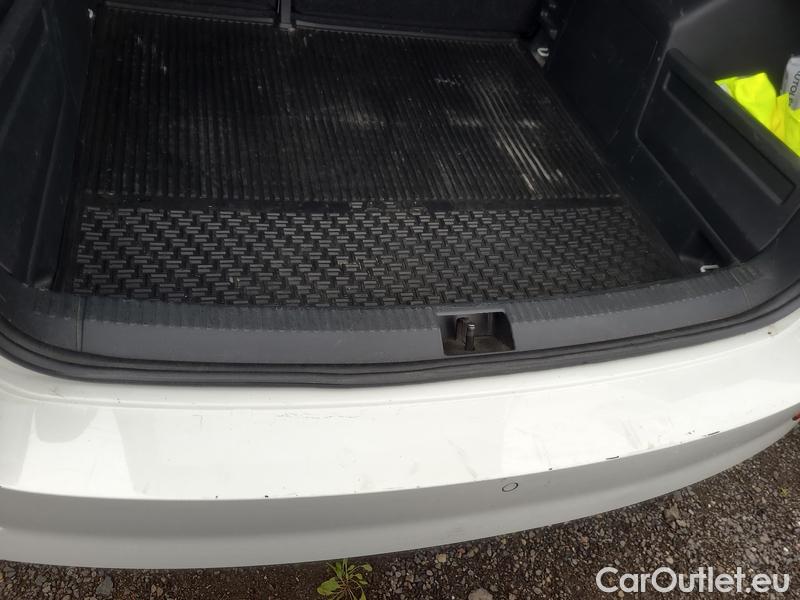  Skoda  Fabia  Combi (2015) Com.1.0TSI 70 Ambition 5d #17