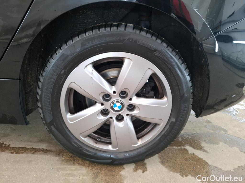 Bmw  Serie 1 BMW Série 1 / 2019 / 5P / Berline 2.0 118D #25