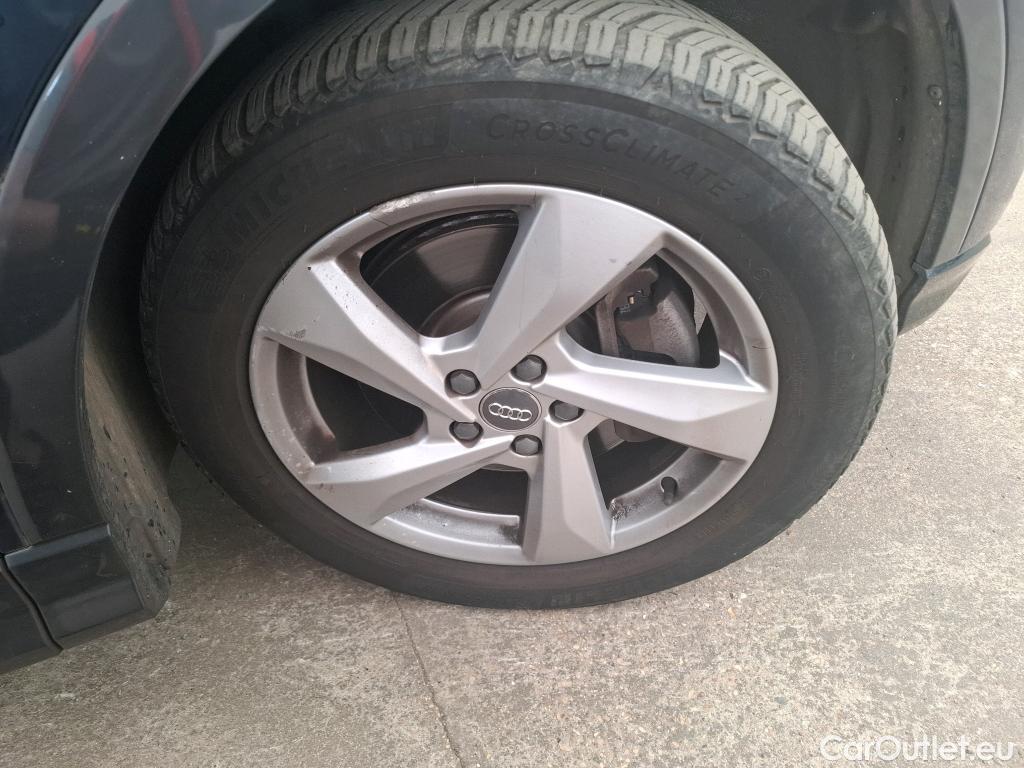  Audi  Q3  40 TDI quattro Design luxe 2.0 TDI 190CV BVA7 E6dT #4