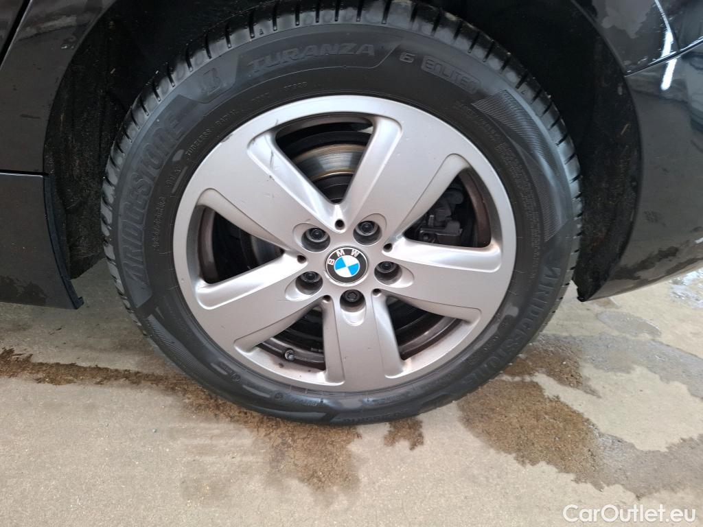  Bmw  Serie 1 BMW Série 1 / 2019 / 5P / Berline 2.0 118D #40