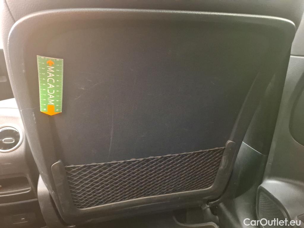  Mercedes  GLB MERCEDES-BENZ  / 2019 / 5P / SUV  200 Business Line #68