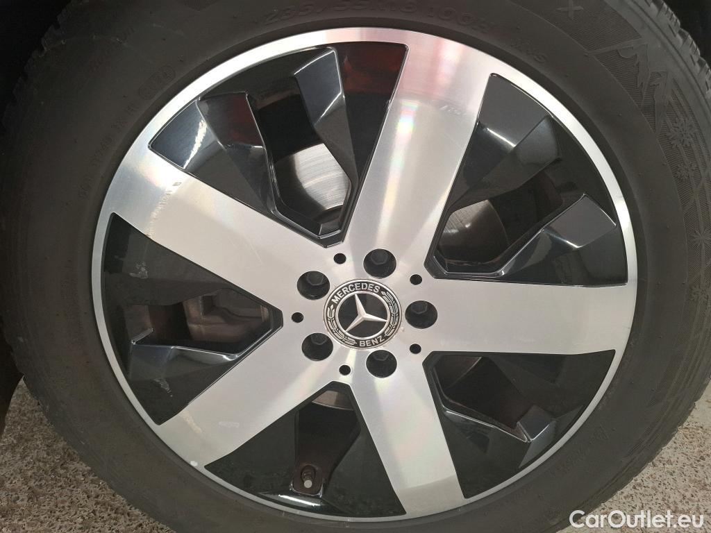  Mercedes  GLB MERCEDES-BENZ  / 2019 / 5P / SUV  200 Business Line #25