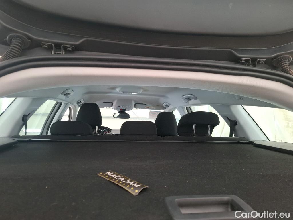  Peugeot  308 PEUGEOT  SW / 2017 / 5P / Break Puretech 110 S&S Active Business #10