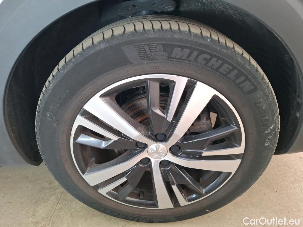  Peugeot  5008  Allure Business 1.2 PureTech 130CV BVA8 E6d #50