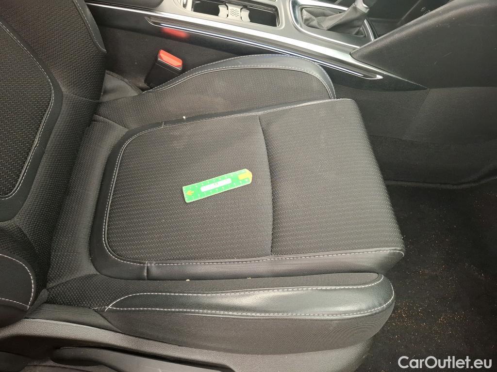  Renault  Megane RENAULT Mégane Berline / 2020 / 5P / Berline techno TCe 140 EDC #26