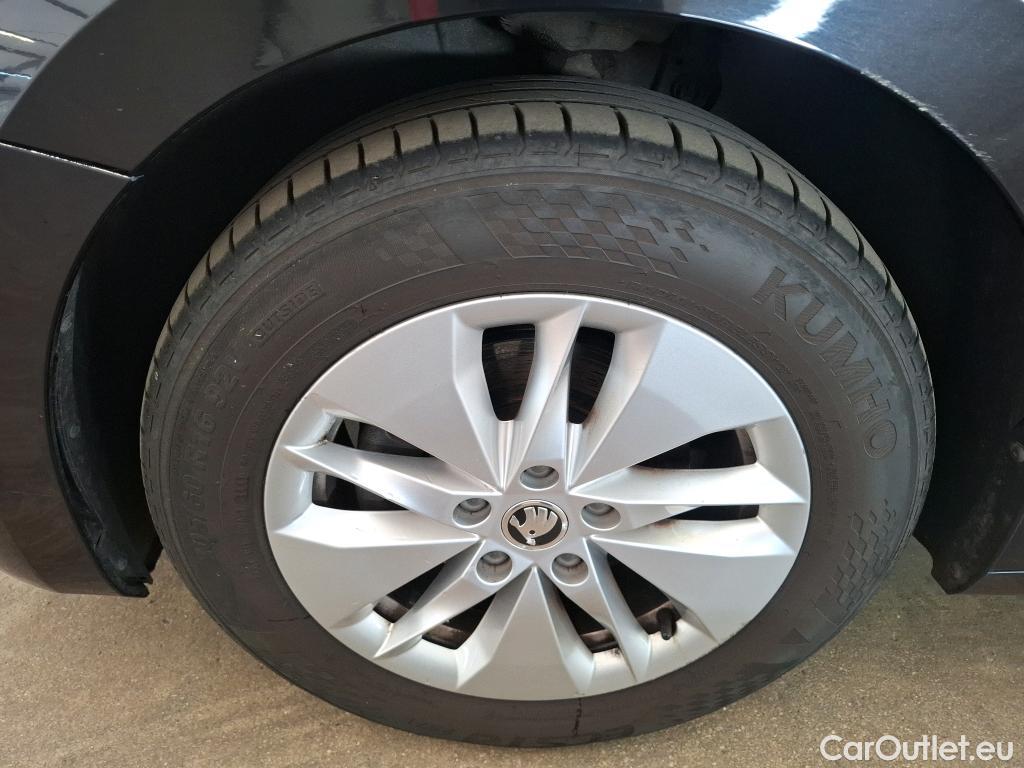  Skoda  Octavia  Berline Business 2.0 TDI 150CV BVA7 E6d #45