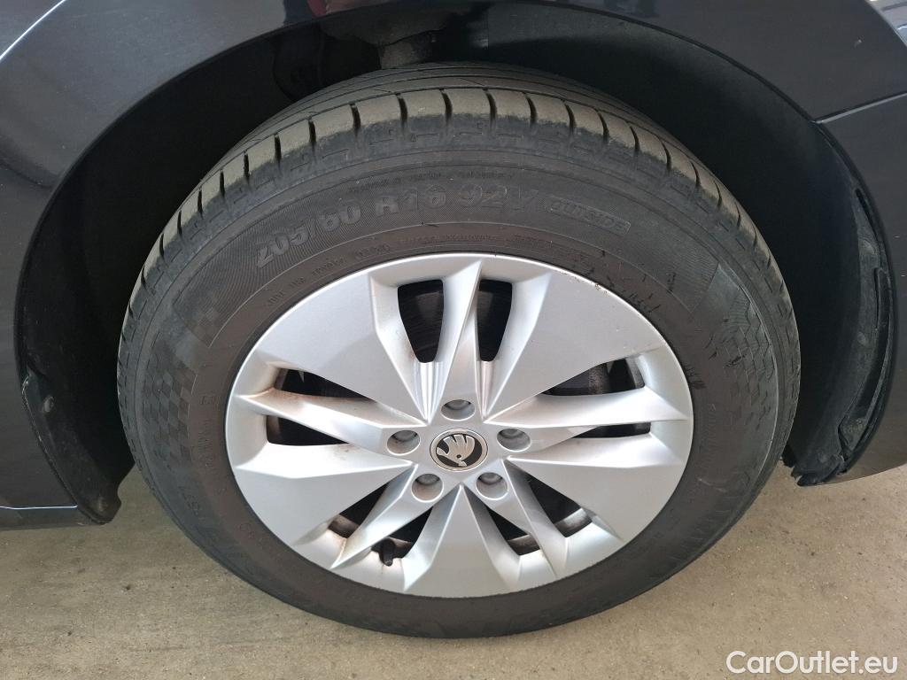  Skoda  Octavia  Berline Business 2.0 TDI 150CV BVA7 E6d #49