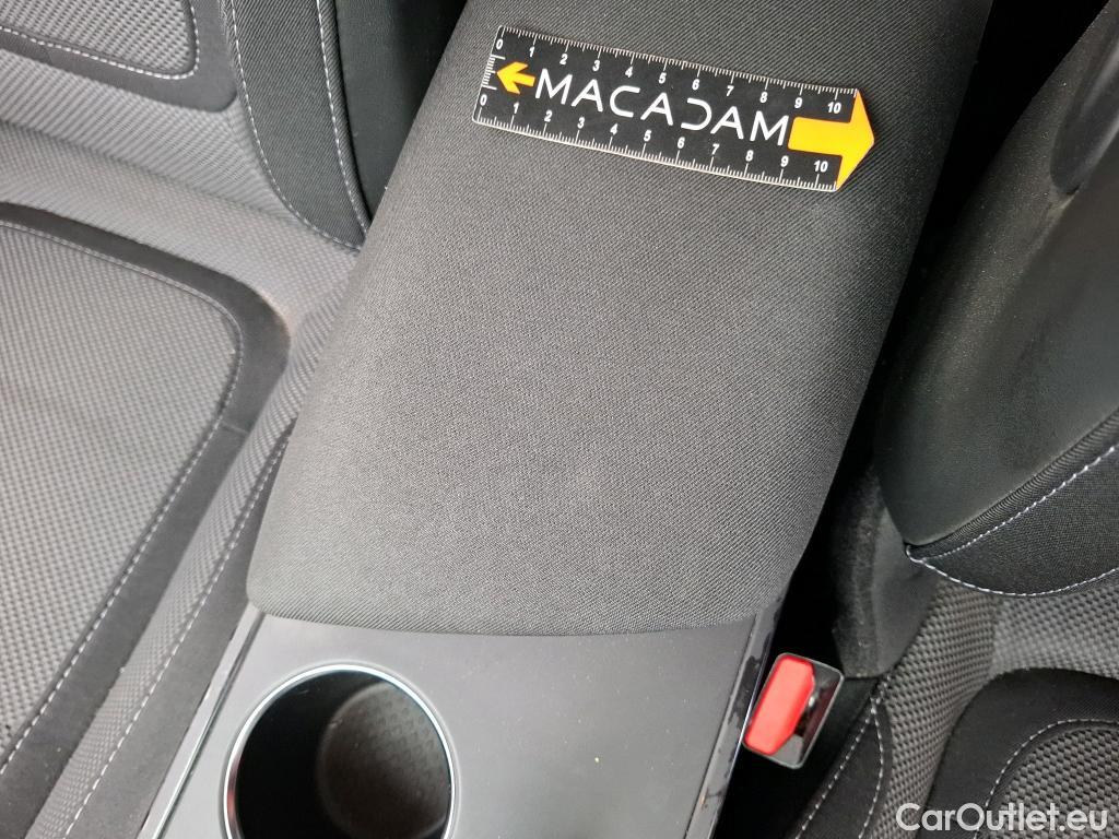  Renault  Megane Mégane Berline / 2020 / 5P / Berline evolution TCe 140 / TRANSFO VP/VF #40