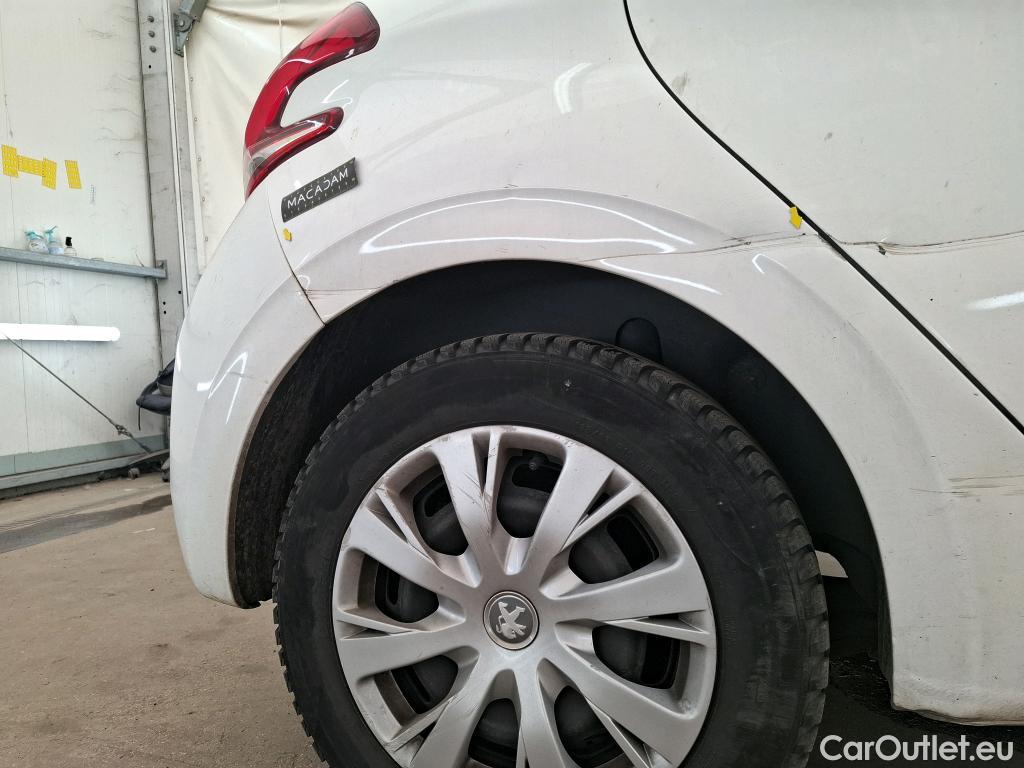  Peugeot  208  Affaire Premium Pack 1.2 80CV BVM5 E6dT #19