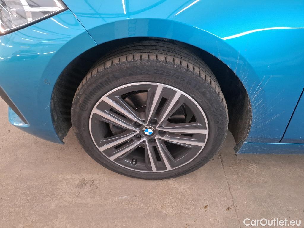  Bmw  Serie 1 BMW Série 1 / 2019 / 5P / Berline 116d Business Design #17