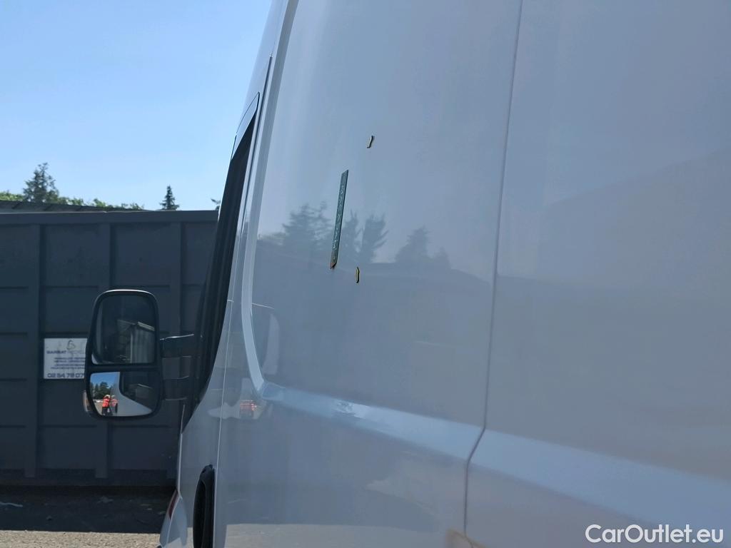  Iveco  Daily IVECO  / 2014 / 4P / Fourgon tôlé 3.0 35S14NA8 V11 H2 3520 B POWER #3