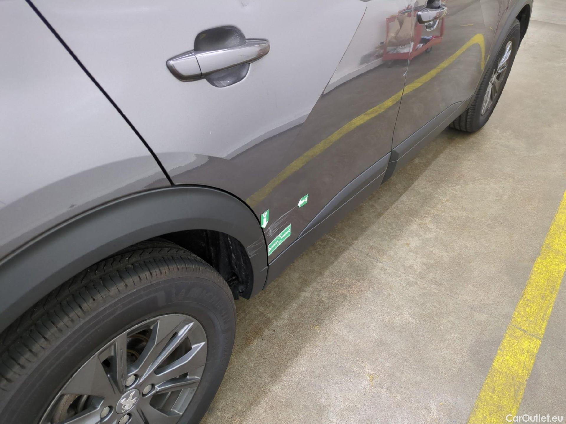  Peugeot  2008 PEUGEOT  / 2019 / 5P / Crossover PureTech 130 S&S EAT8 ACTIVE BUSINESS #13