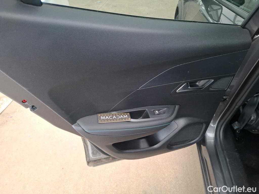  Peugeot  2008  Allure Pack 1.5 HDi 130CV BVA8 E6d #52
