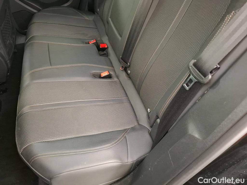  Peugeot  3008 PEUGEOT  / 2020 / 5P / SUV 1.6 HYBRID 225 E-EAT8 GT #3