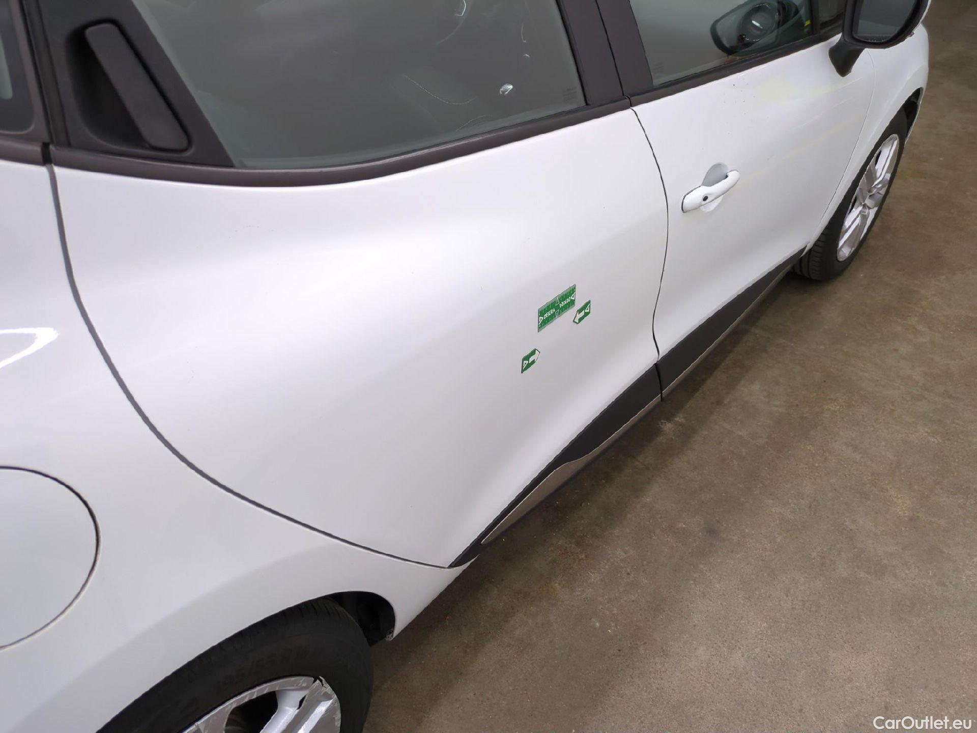  Renault  Clio  IV Business 0.9 TCe 90CV BVM5 E6 #31