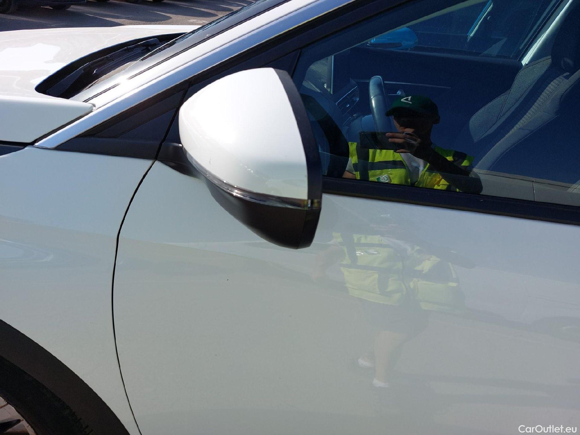  Peugeot  3008 PEUGEOT  / 2016 / 5P / todoterreno 1.5L BlueHDi 96kW (130CV) S&S Active (AC) #13