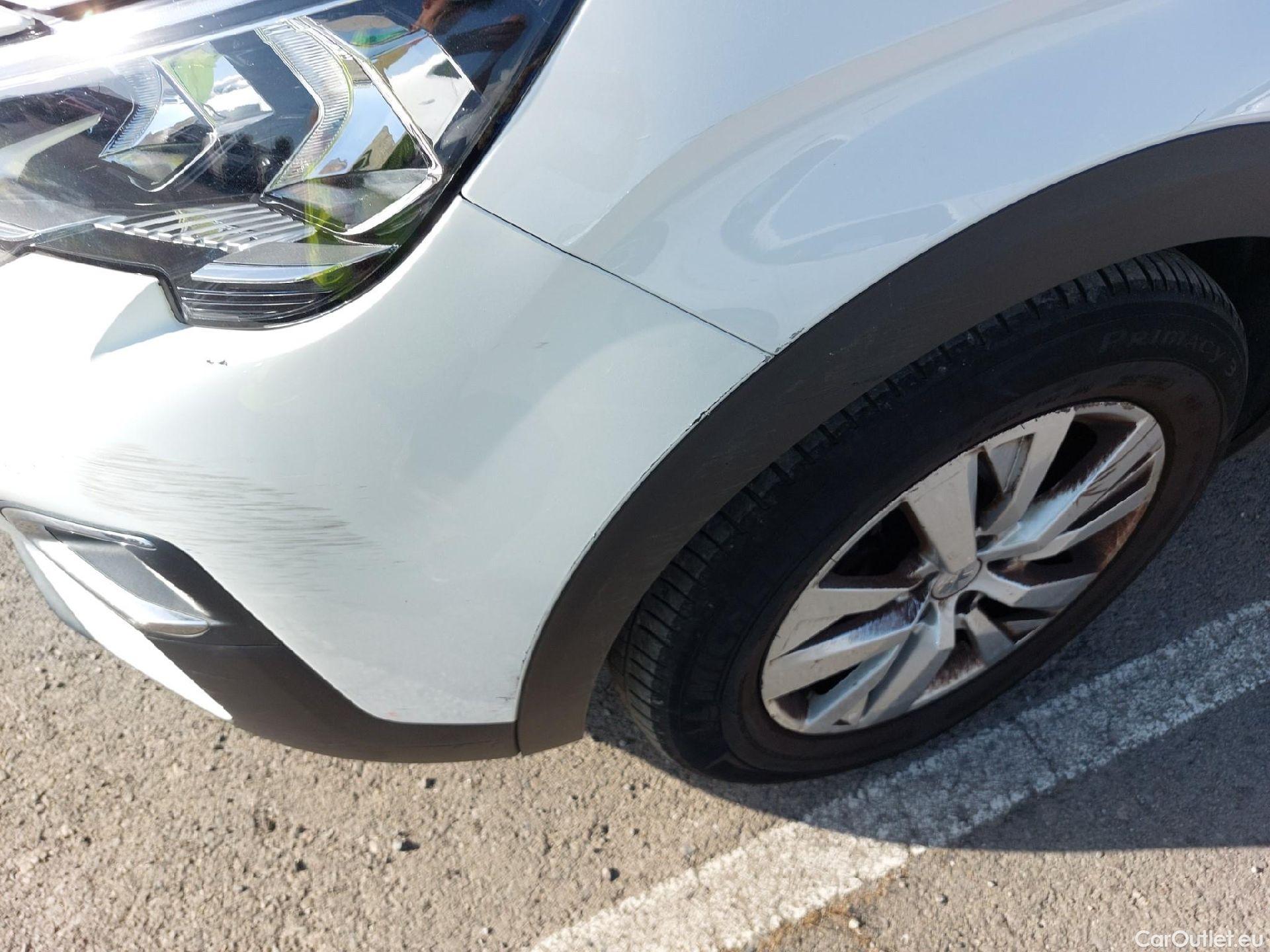  Peugeot  3008 PEUGEOT  / 2016 / 5P / todoterreno 1.5L BlueHDi 96kW (130CV) S&S Active (AC) #11