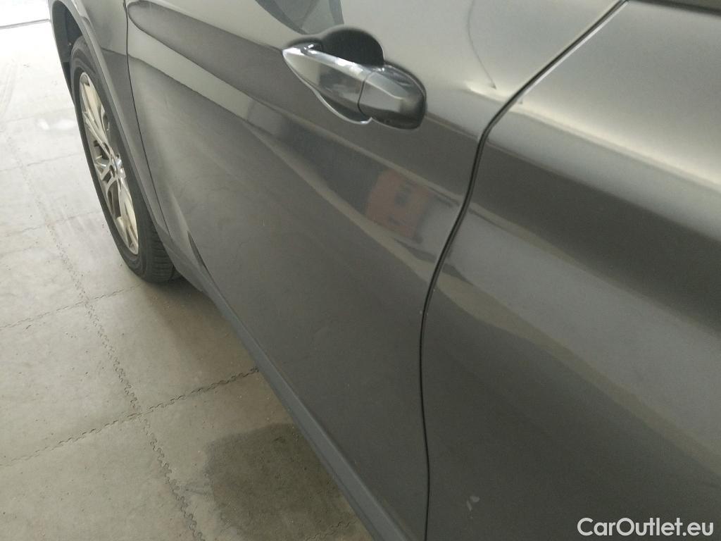  Bmw  X1 BMW  sDrive18iA #16