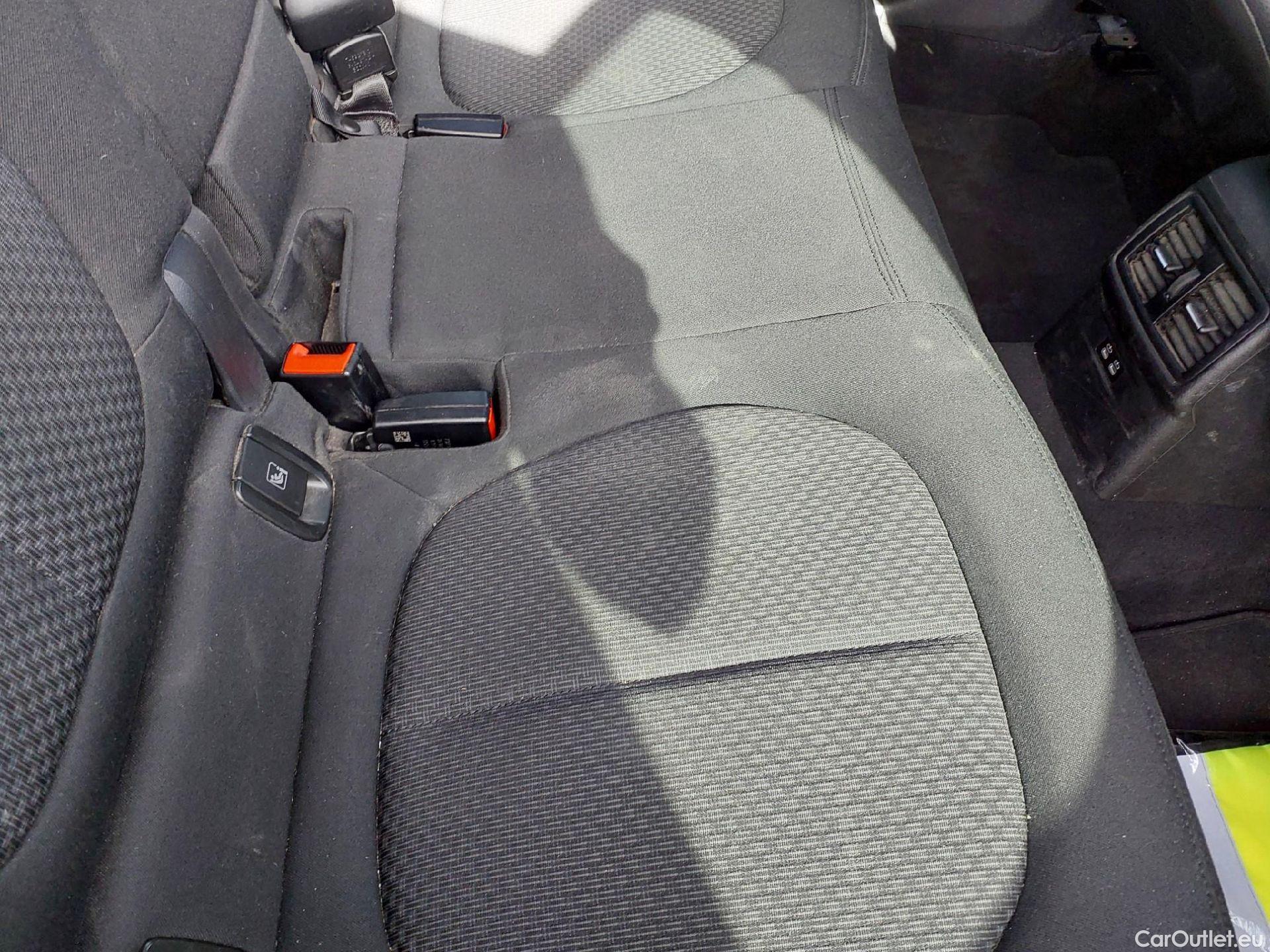  Bmw  X1 BMW  sDrive18iA #1
