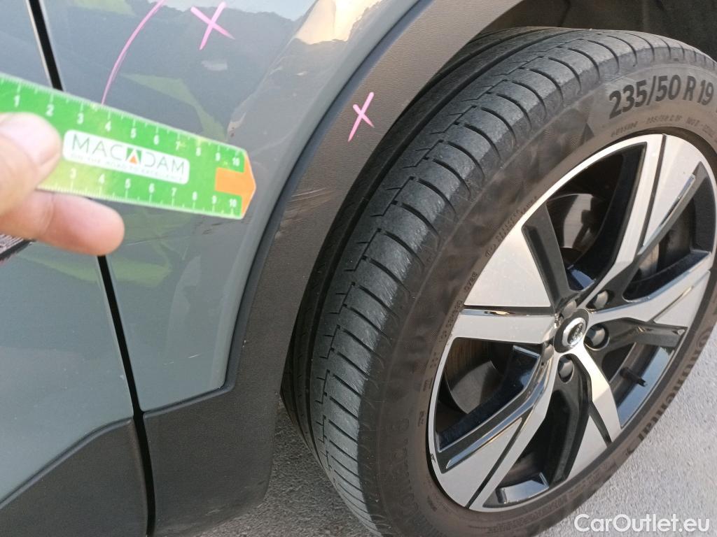  Volvo  XC 40 VOLVO XC40 / 2017 / 5P / todoterreno 1.5 T5 Twin Recharge R-Design Auto #19
