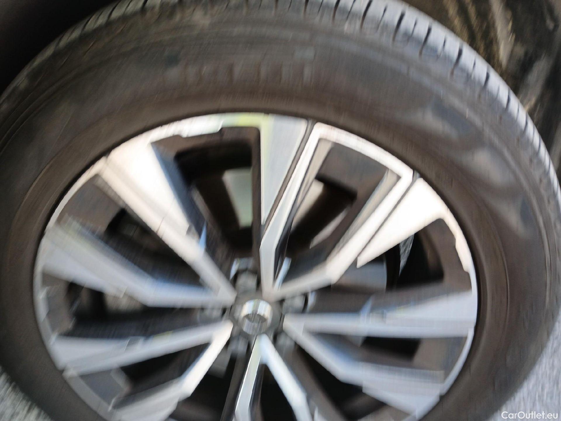  Volvo  XC60 VOLVO  / 2017 / 5P / todoterreno 2.0 B4 D AWD Inscription Auto #16