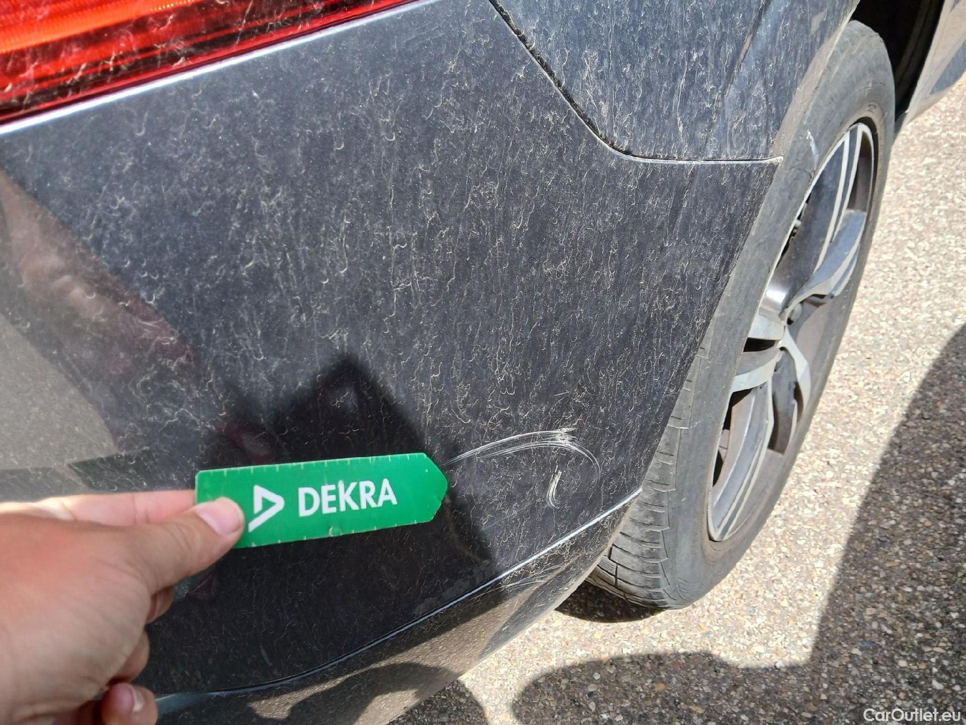  Volvo  XC60 VOLVO  / 2017 / 5P / todoterreno 2.0 B4 D AWD R-Design Auto #17