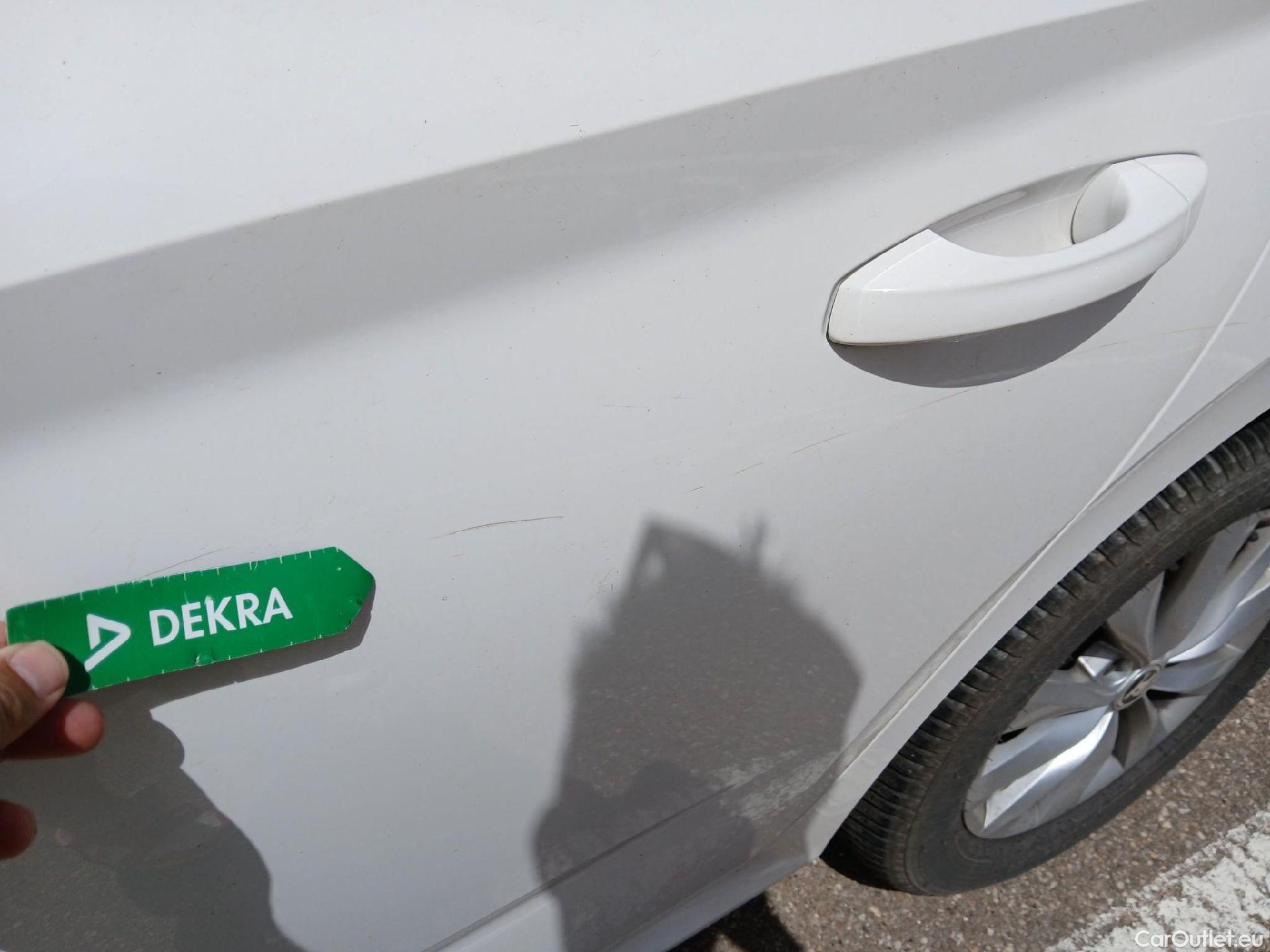  Skoda  KAMIQ SKODA  1.0 TSI 81kW (110CV) DSG Ambition #9