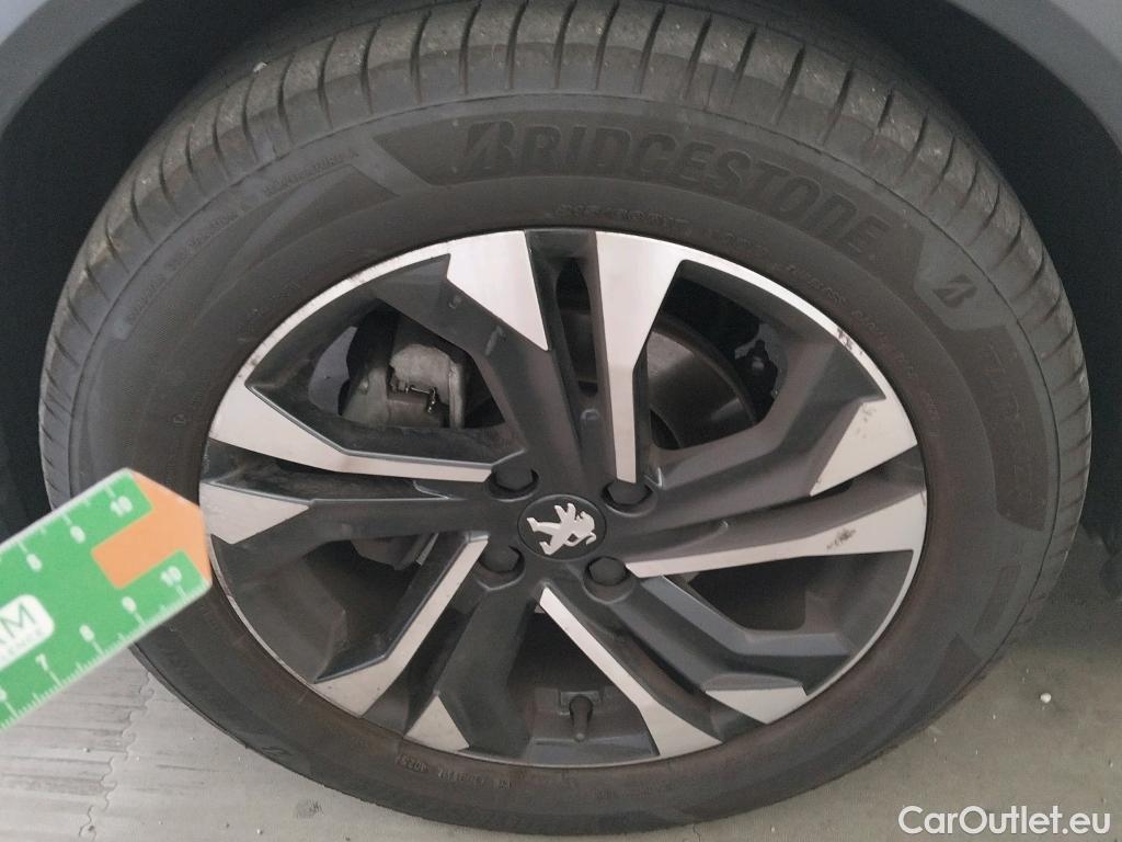  Peugeot  2008 PEUGEOT  / 2019 / 5P / todoterreno Allure BlueHDI 100 S&S BVM6 (AC) #2