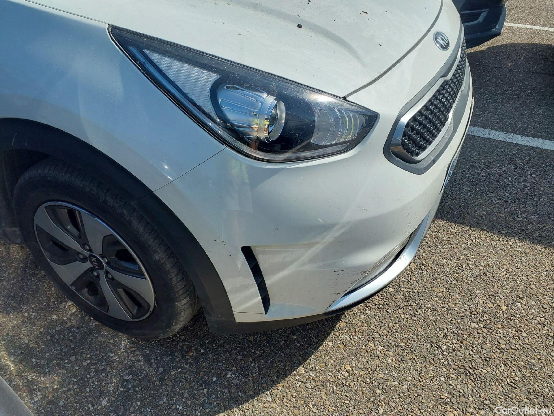  KIA  Niro KIA  / 2016 / 5P / crossover 1.6 GDi HEV 104kW (141CV) Concept #24