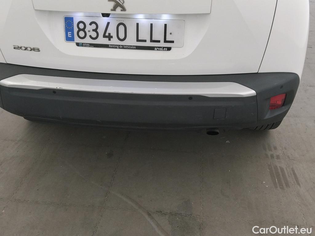  Peugeot  2008 PEUGEOT  / 2019 / 5P / todoterreno Allure BlueHDI 100 S&S BVM6 (AC) #16