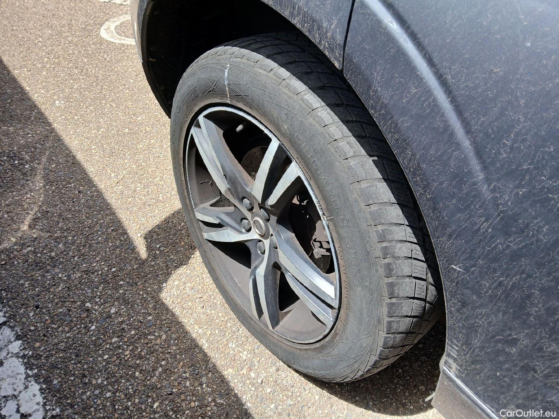  Volvo  XC60 VOLVO  / 2017 / 5P / todoterreno 2.0 B4 D AWD R-Design Auto #14