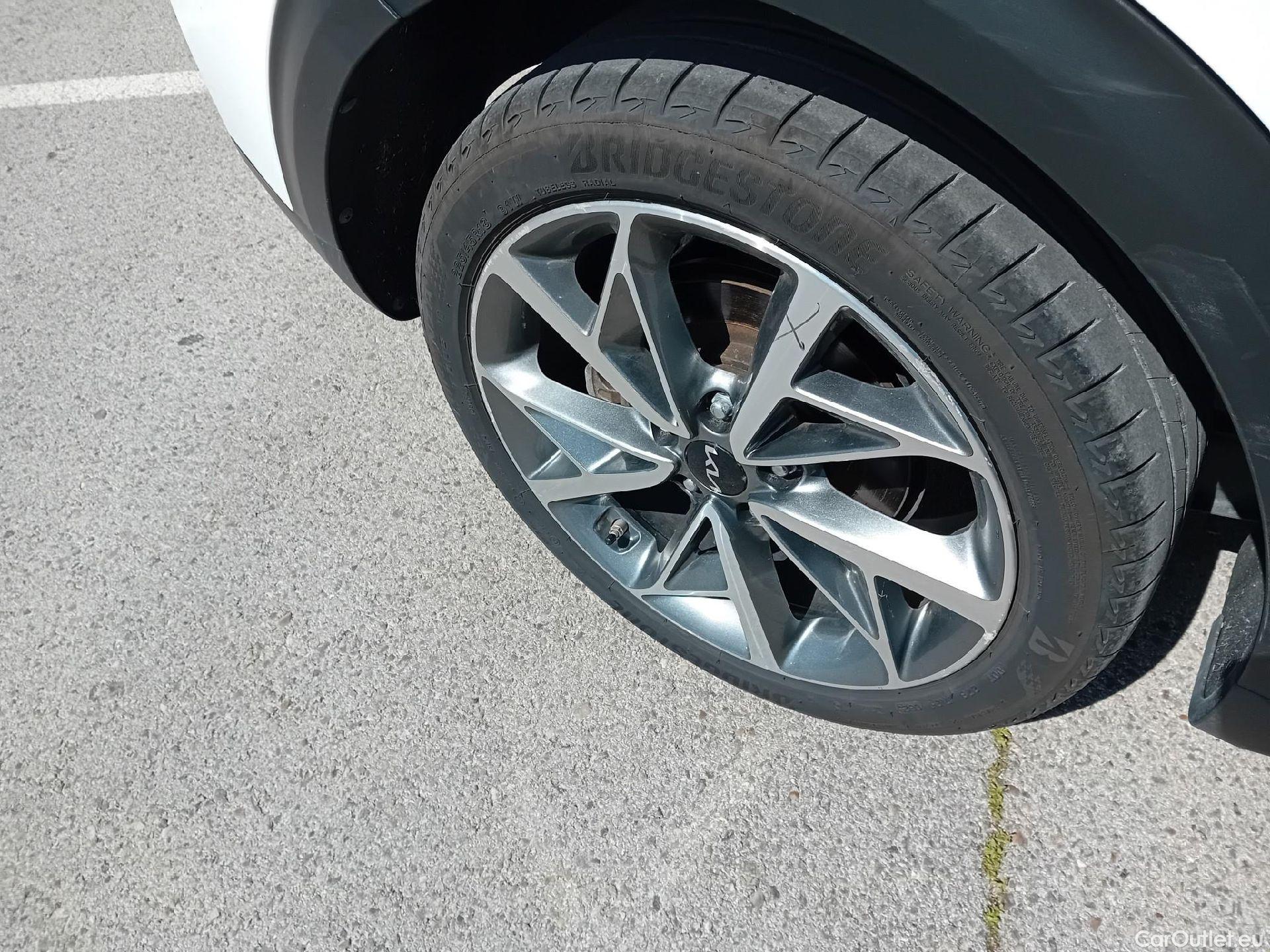  KIA  Niro KIA  / 2019 / 5P / crossover 1.6 GDi HEV 104kW (141CV) Emotion (AC) #36