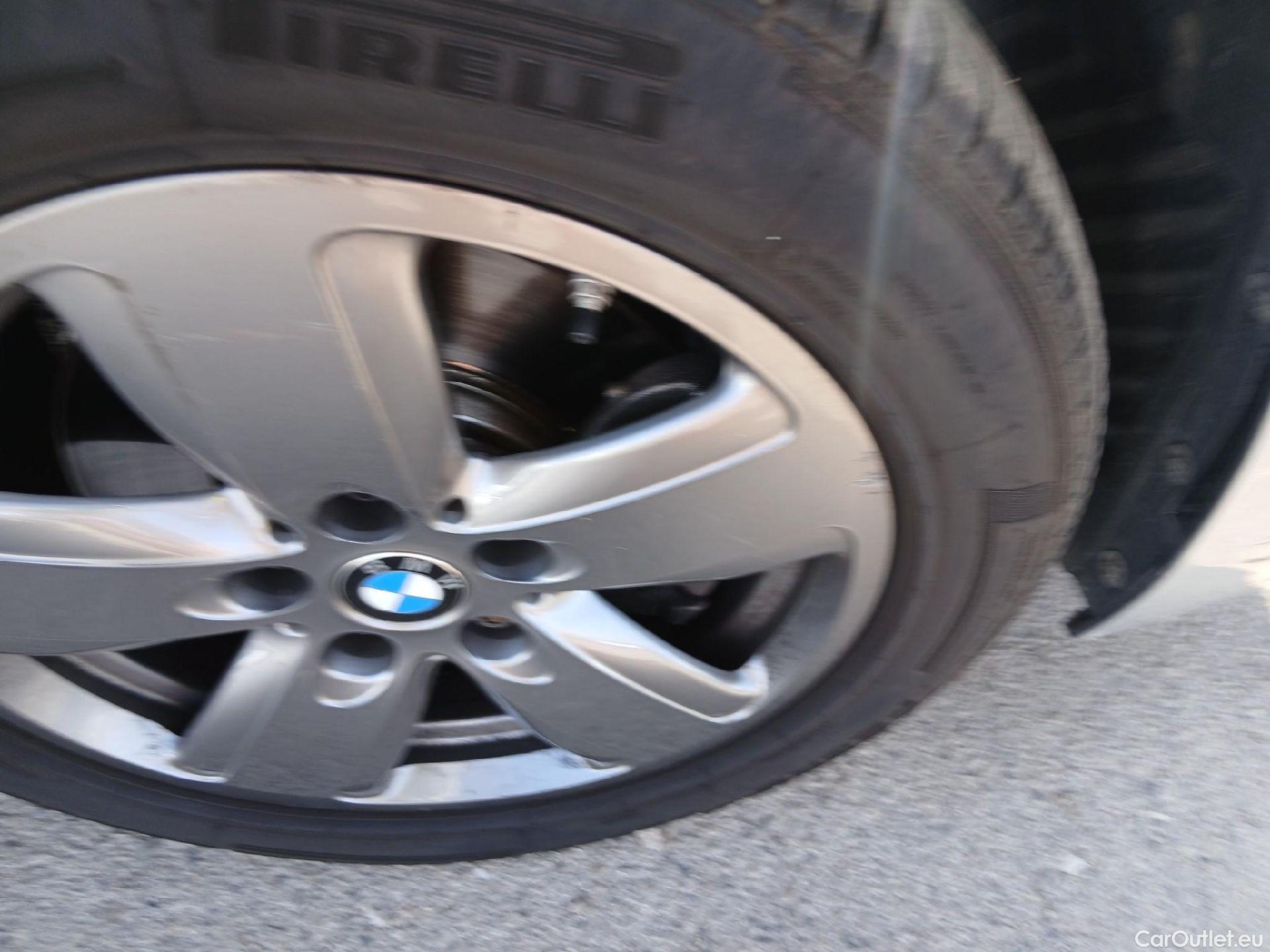  Bmw  Serie 1 BMW  / 2019 / 5P / berlina con portón 116d #31