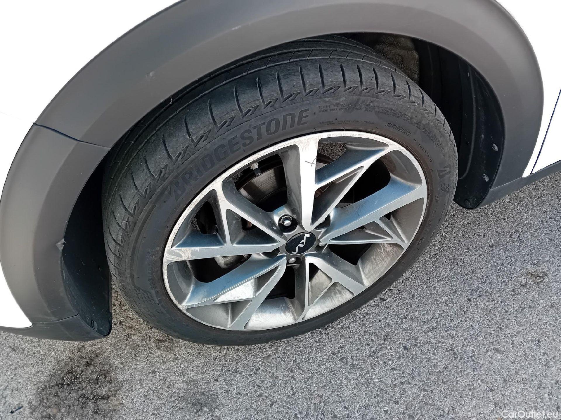  KIA  Niro KIA  / 2019 / 5P / crossover 1.6 GDi HEV 104kW (141CV) Emotion (AC) #13