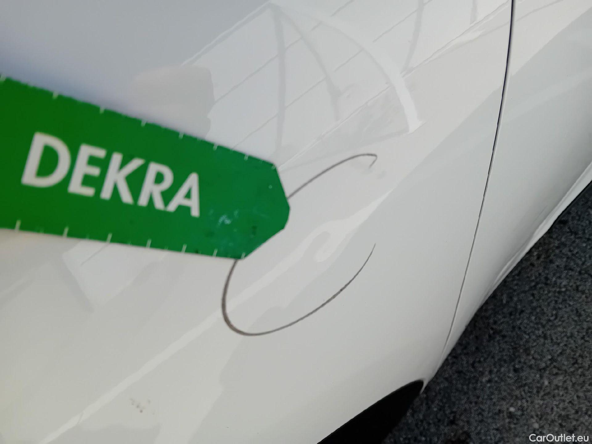  KIA  Niro KIA  / 2019 / 5P / crossover 1.6 GDi HEV 104kW (141CV) Emotion (AC) #15