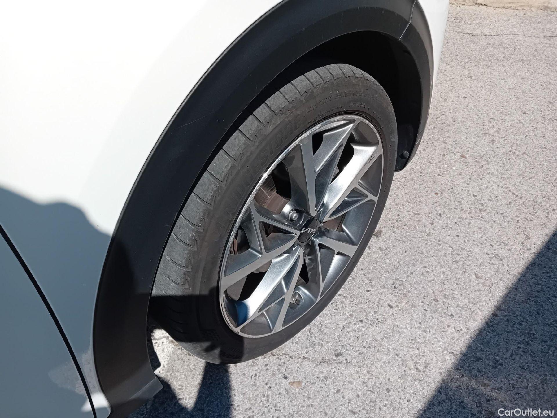  KIA  Niro KIA  / 2019 / 5P / crossover 1.6 GDi HEV 104kW (141CV) Emotion (AC) #47