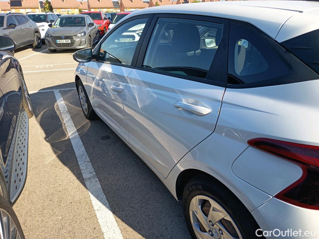  Hyundai  i20 HYUNDAI  / 2020 / 5P / berlina con portón 1.0 TGDI 74kW (100CV) 48V Essence #21
