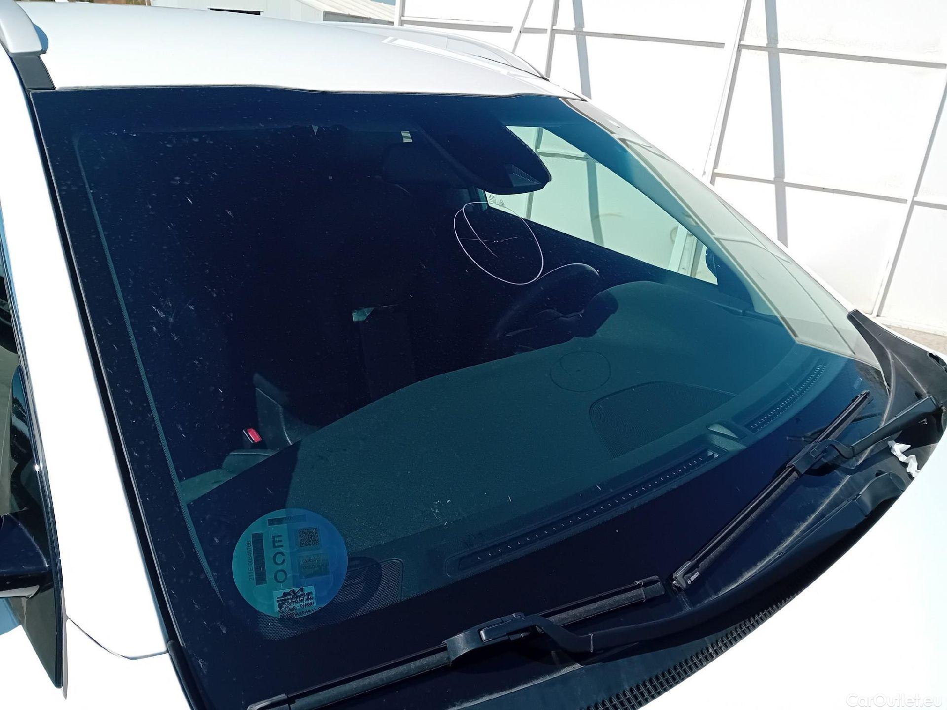  KIA  Niro KIA  / 2019 / 5P / crossover 1.6 GDi HEV 104kW (141CV) Emotion (AC) #2