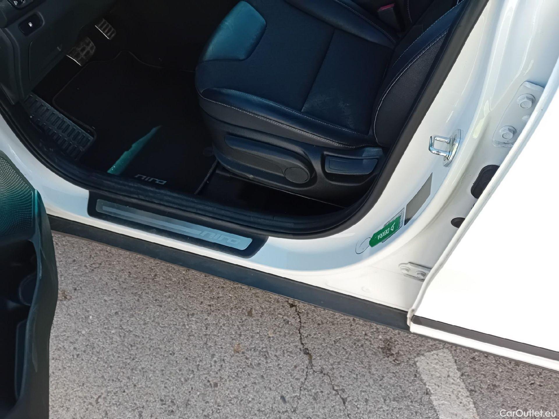  KIA  Niro KIA  / 2019 / 5P / crossover 1.6 GDi HEV 104kW (141CV) Emotion (AC) #49