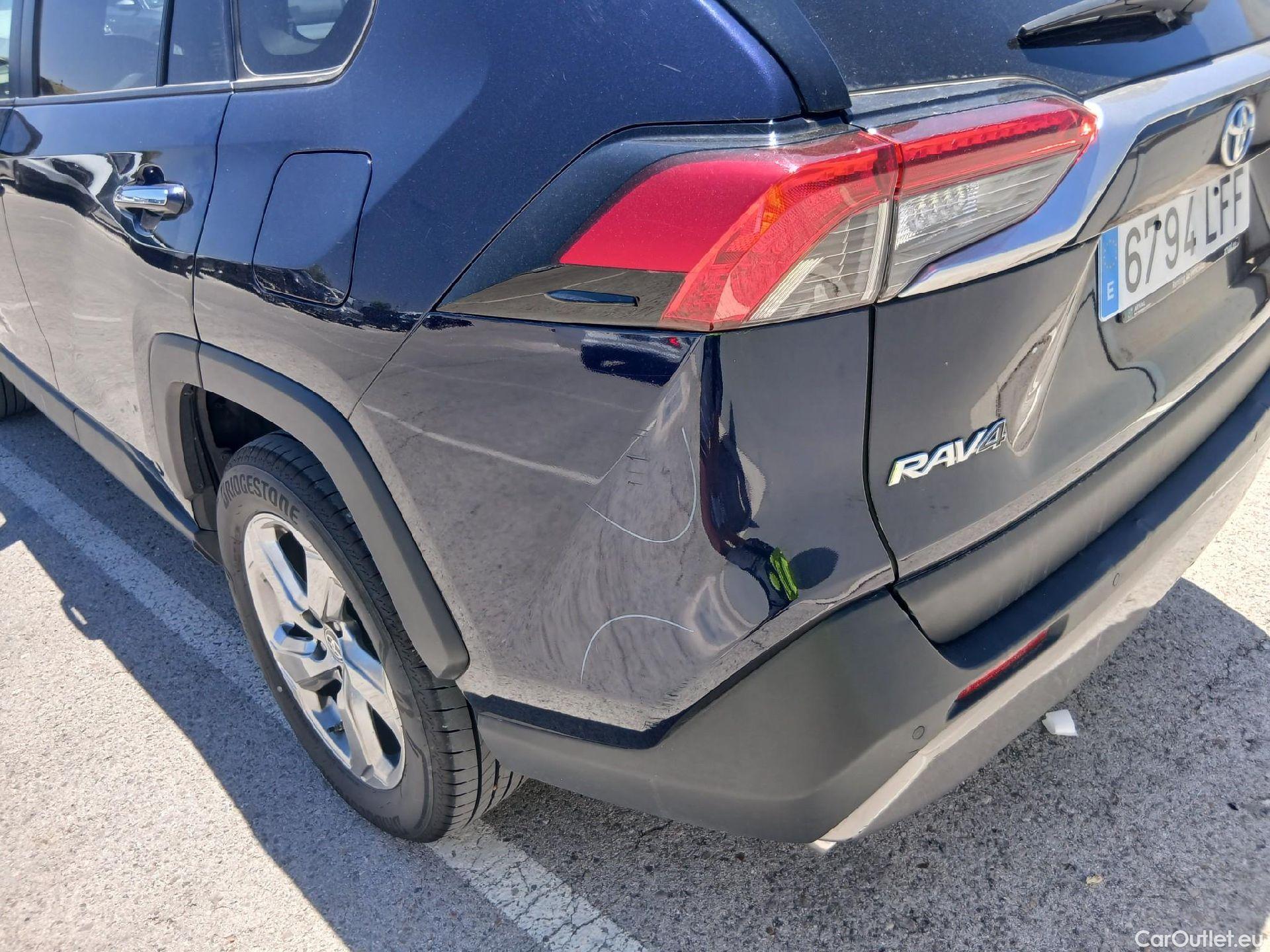  Toyota  RAV4 TOYOTA  / 2018 / 5P / todoterreno 2.5l 220H Luxury #20